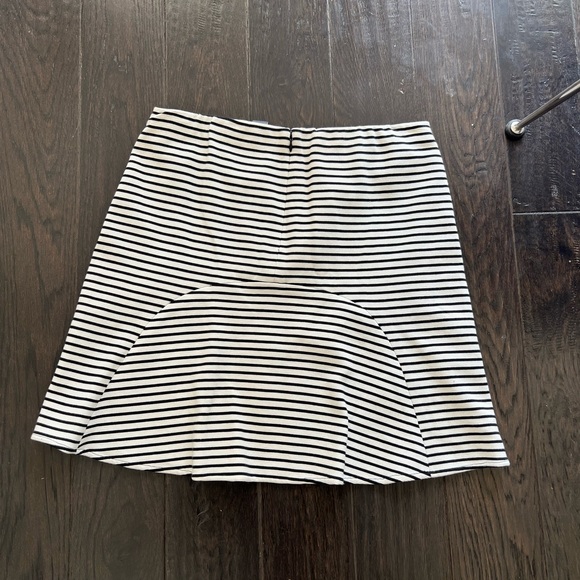 Ann Taylor skirt - Picture 2 of 5